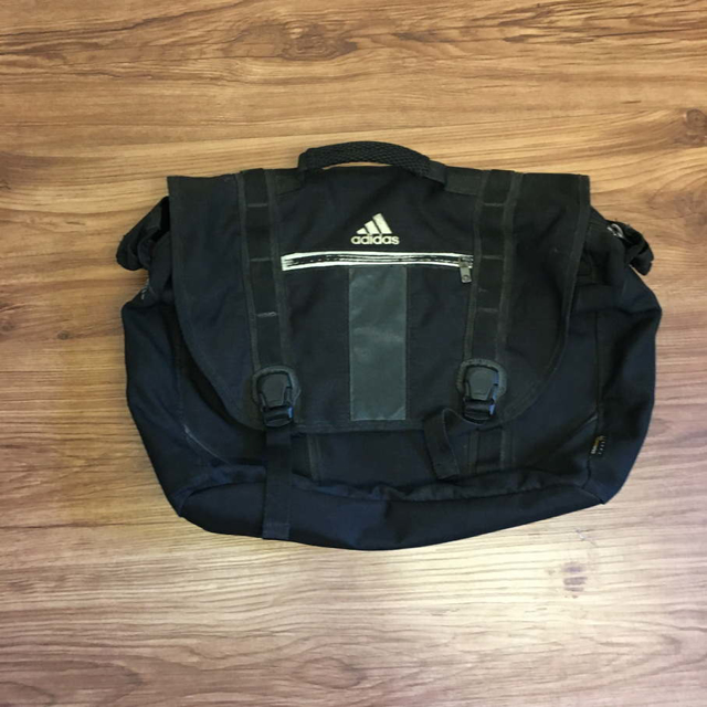 تصویر  کیف رودوشی آدیداس Adidas اورجینال